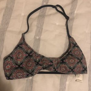 Tillys patterned bikini top small